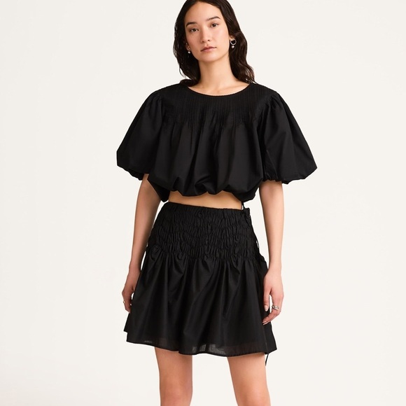 Torrid black puff sleeved crop top size 3 - Picture 1 of 5